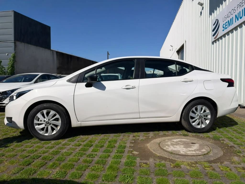 2025 Nissan Versa 1.6 Blanco - Miniatura 8