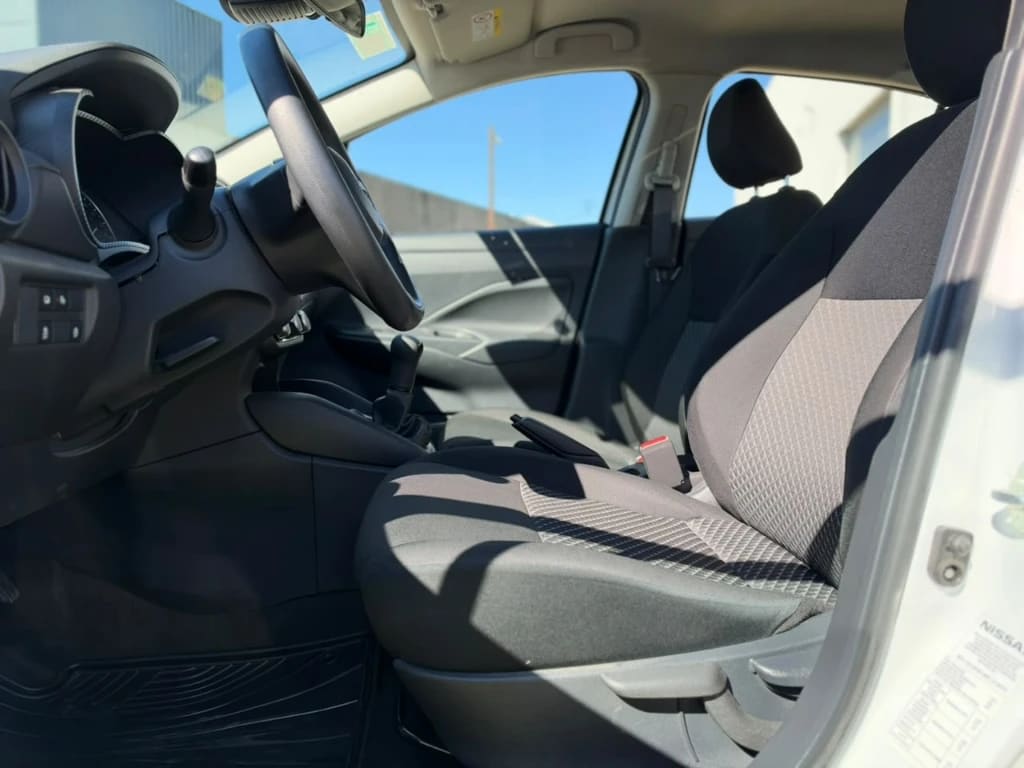 2025 Nissan Versa 1.6 Blanco - Miniatura 10