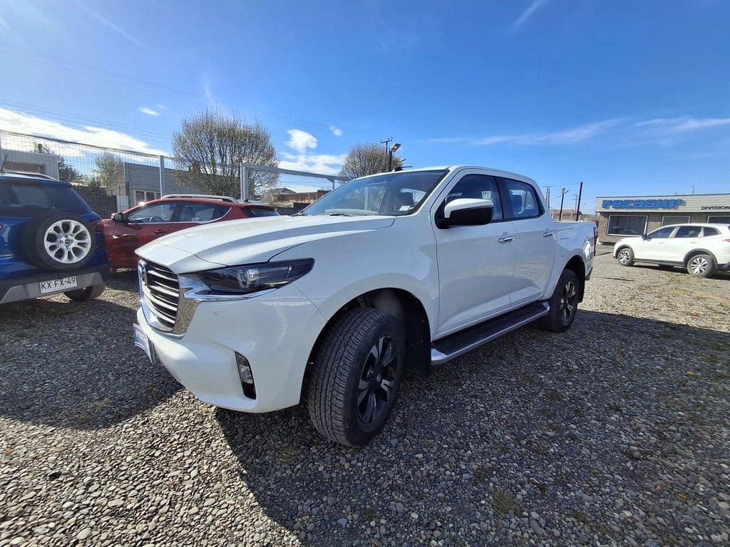 2024 Mazda BT-50 4x4 - Miniatura 2
