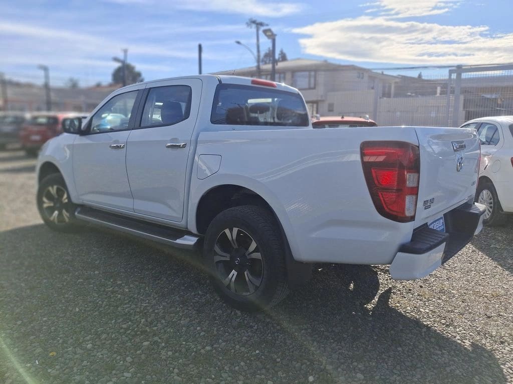 2024 Mazda BT-50 4x4 - Miniatura 5