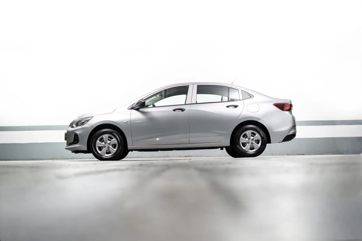 2021 Chevrolet Onix 1.2 Plata - Miniatura 2