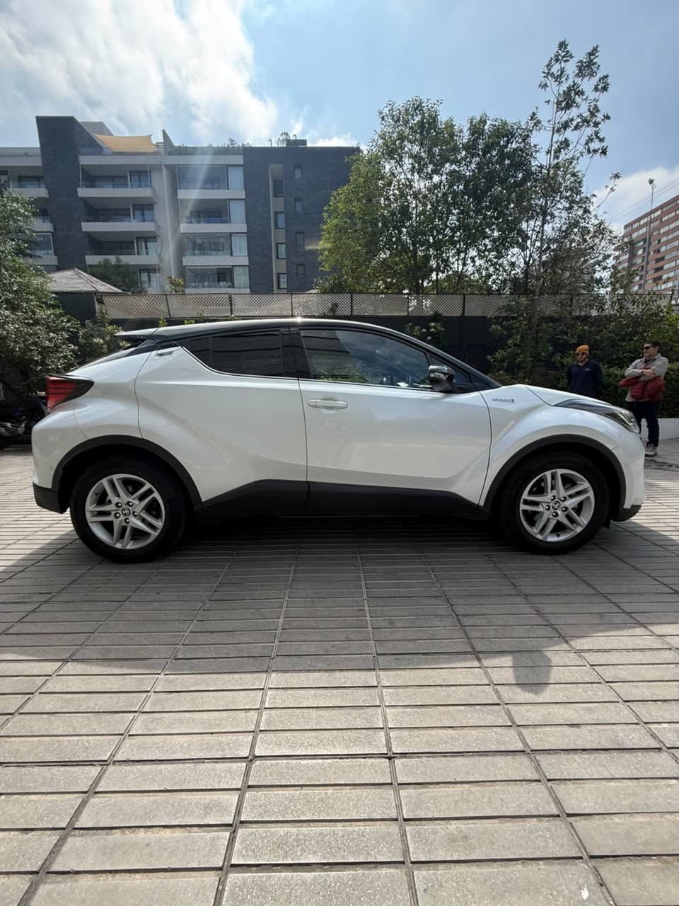 2023 Toyota C-HR HEV - Miniatura 4