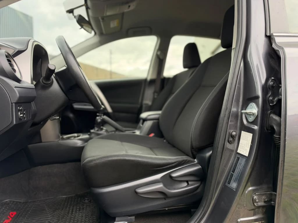 2017 Toyota Rav4 2.0 Gris - Miniatura 10