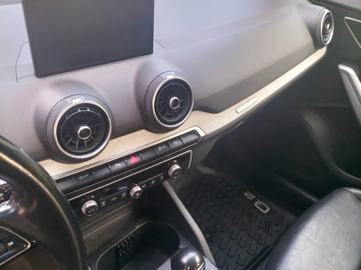 2017 Audi Q2 1.4 Gris - Miniatura 8