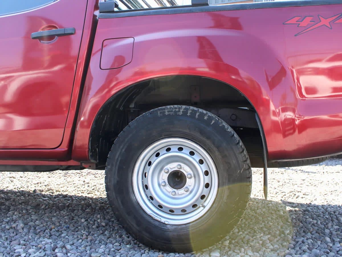 2020 Chevrolet D-Max 2.5 Rojo - Miniatura 4