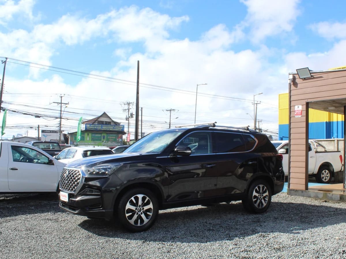 2023 SsangYong Rexton 2.2D Negro - Imagen 1