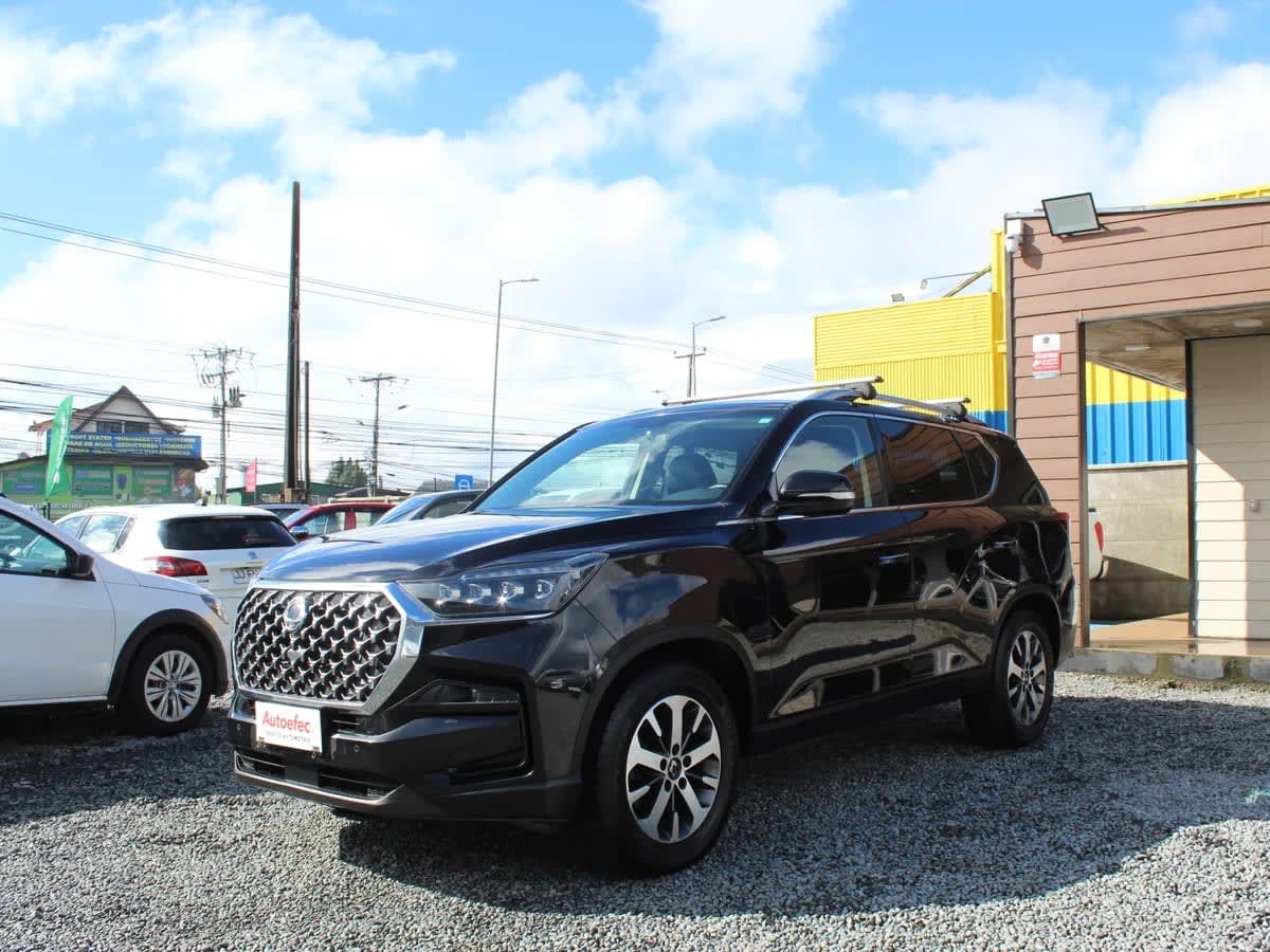 2023 SsangYong Rexton 2.2D Negro - Miniatura 2