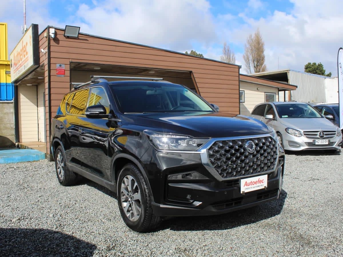 2023 SsangYong Rexton 2.2D Negro - Miniatura 4