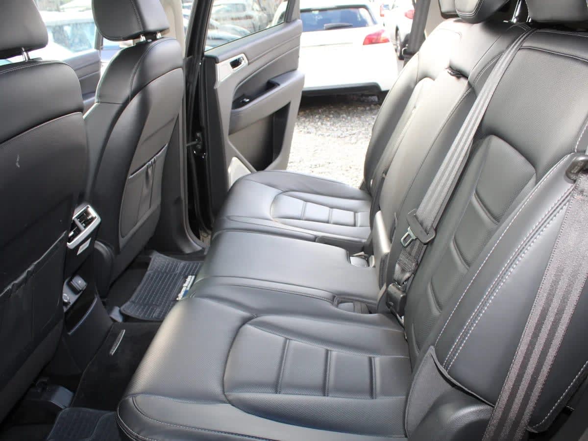 2023 SsangYong Rexton 2.2D Negro - Miniatura 9