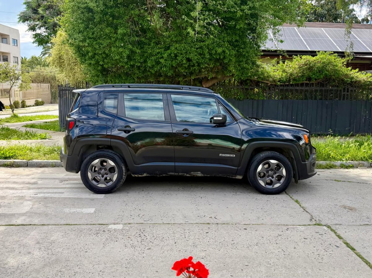2017 Jeep RENEGADE - Miniatura 4