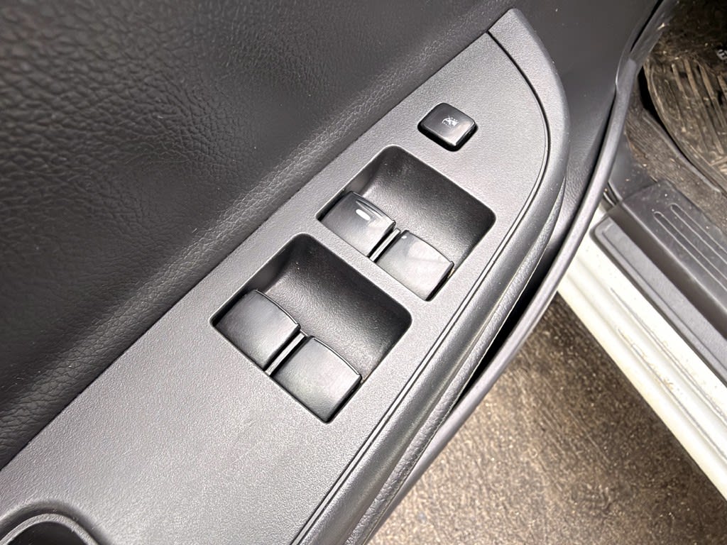 2023 Mitsubishi L200 2.4 - Miniatura 10