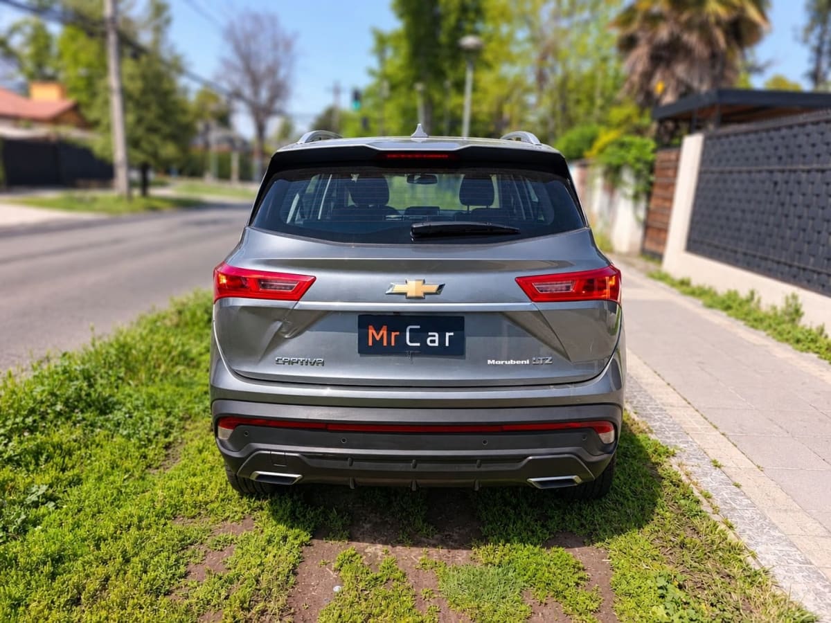 2022 Chevrolet Captiva Gris - Miniatura 5