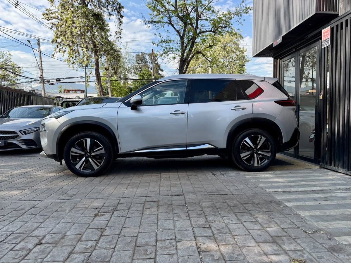 2023 Nissan X-Trail Exclusive - Miniatura 8