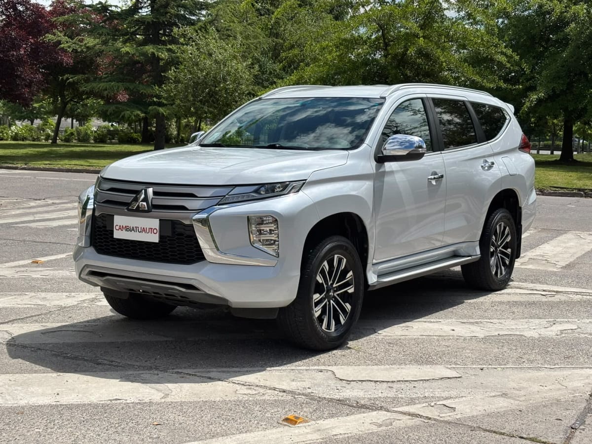 2022 Mitsubishi MONTERO SPORT - Imagen 1