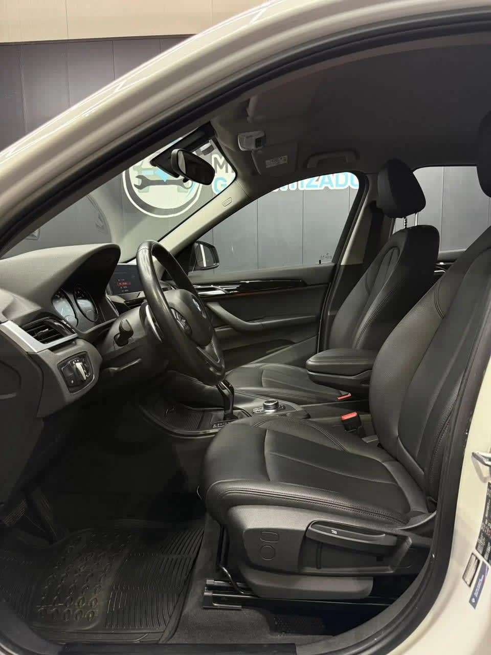 2020 BMW X1 2.0 Blanco - Miniatura 6