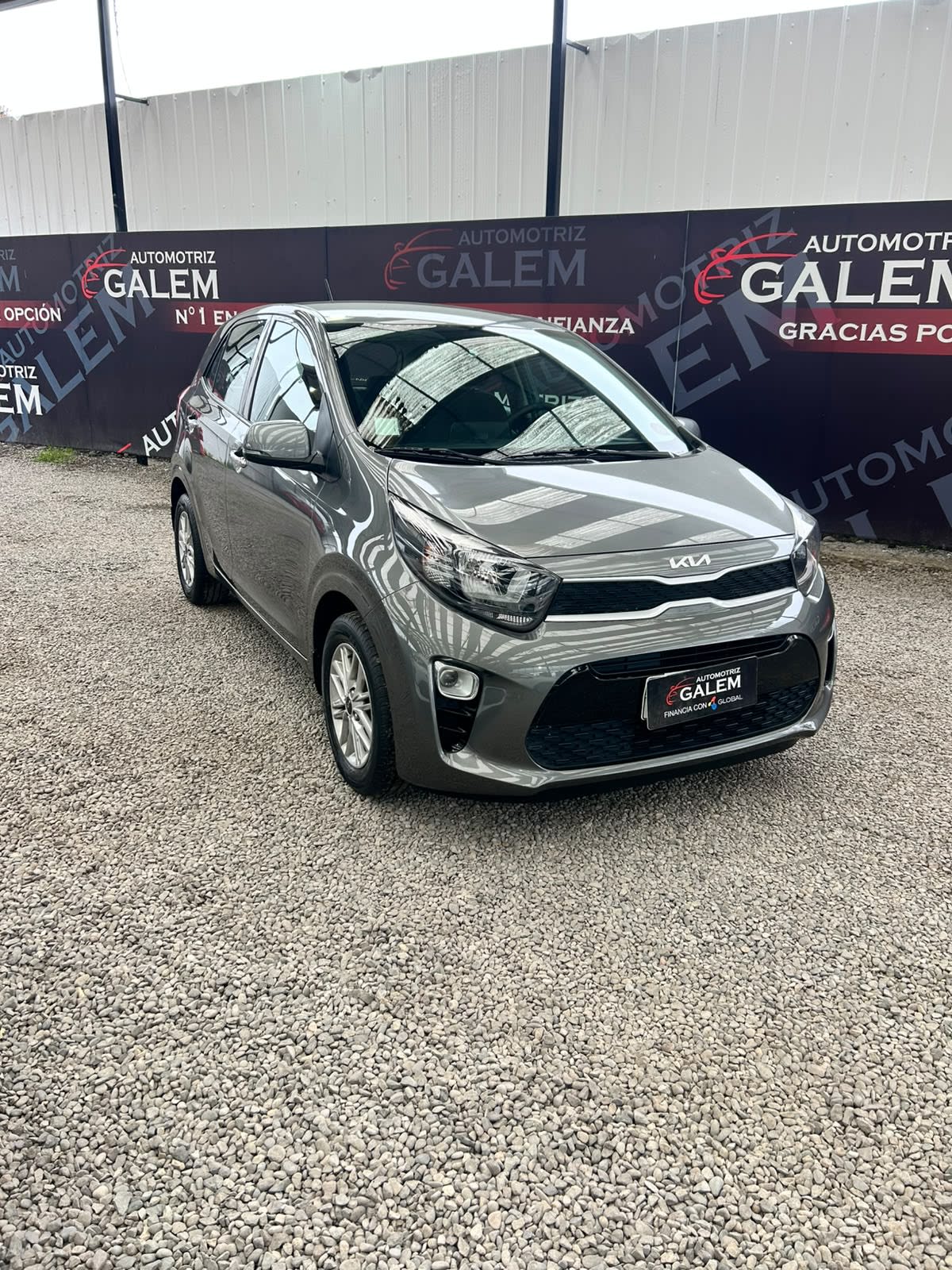2022 Kia Morning Gris - Imagen 1