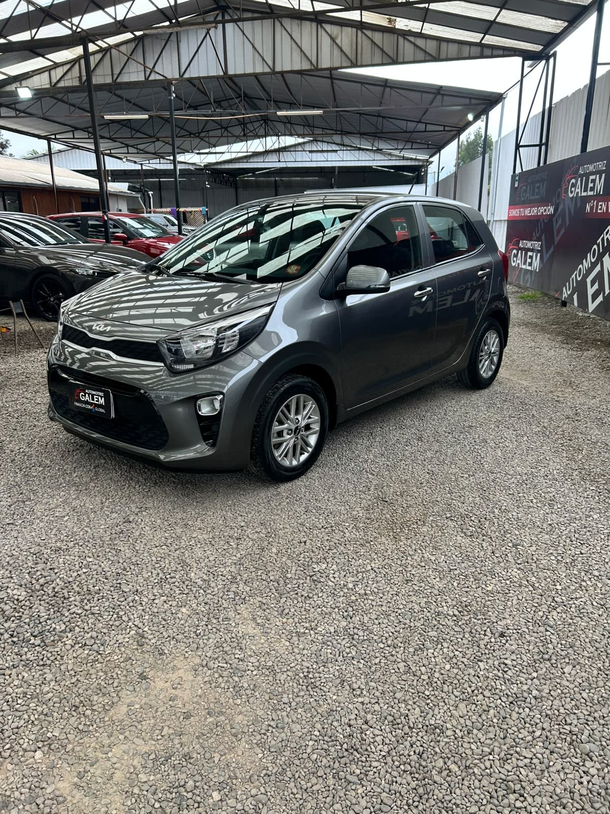 2022 Kia Morning Gris - Miniatura 2