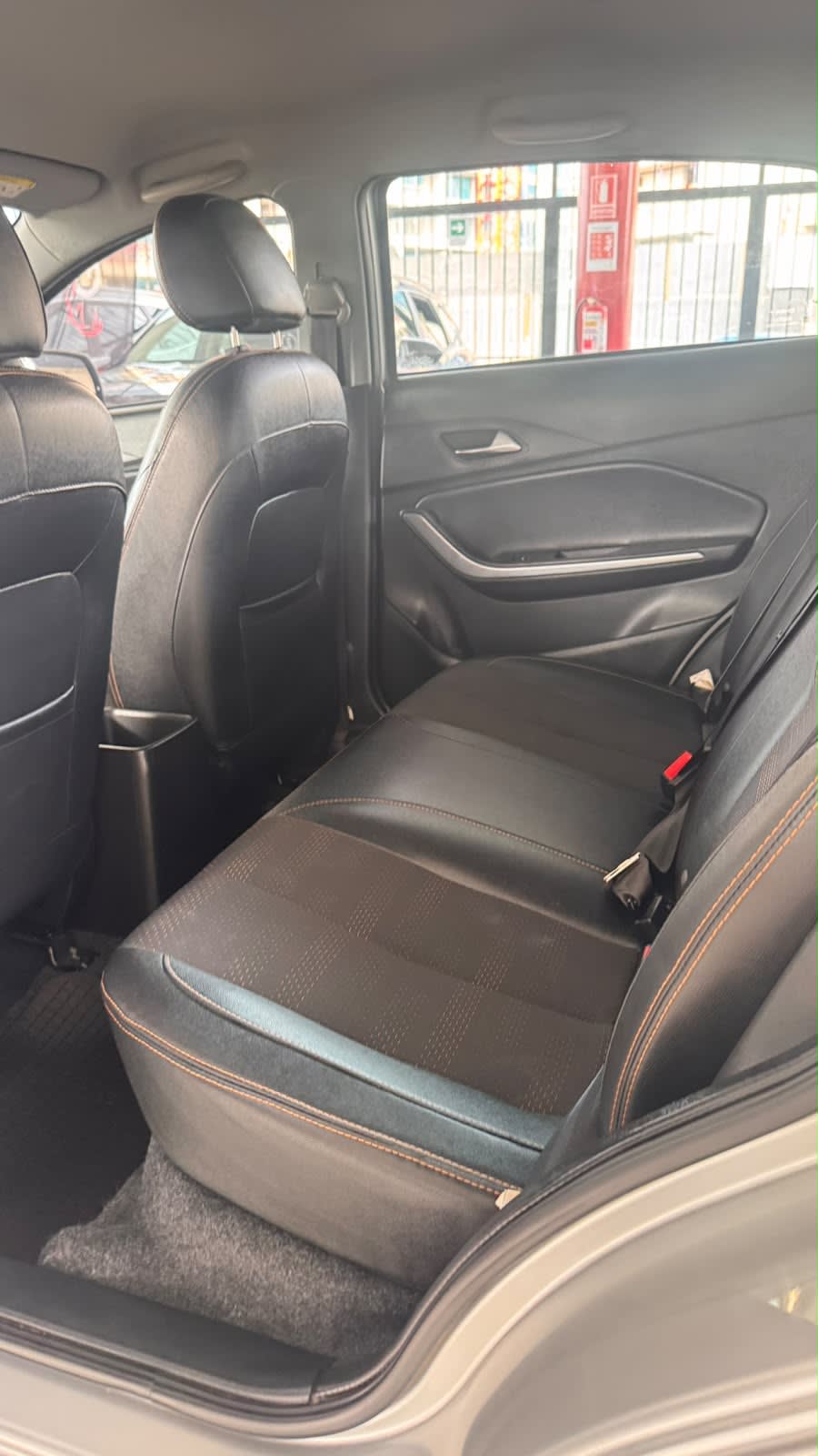 2022 Chery Tiggo 2 Gris - Miniatura 5