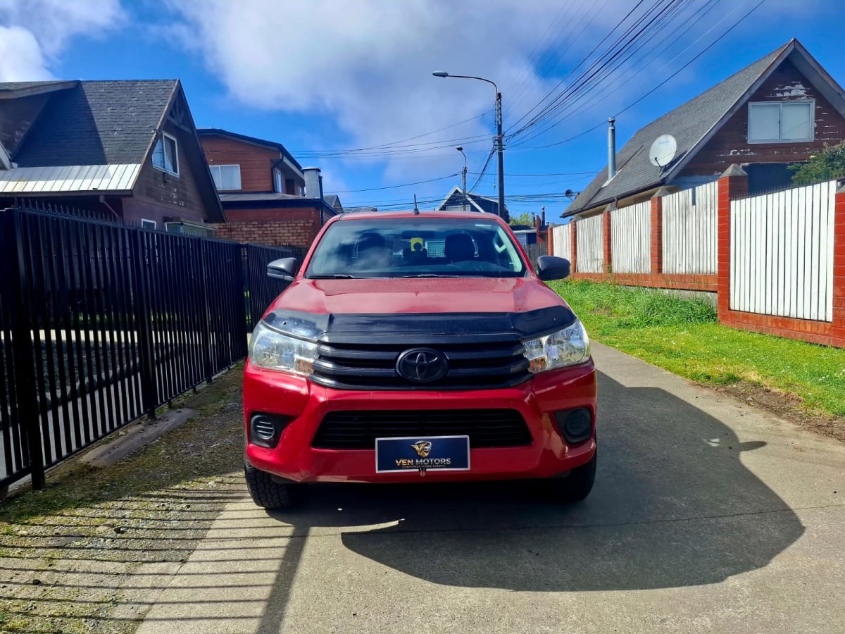 2021 Toyota Hilux Rojo - Miniatura 2