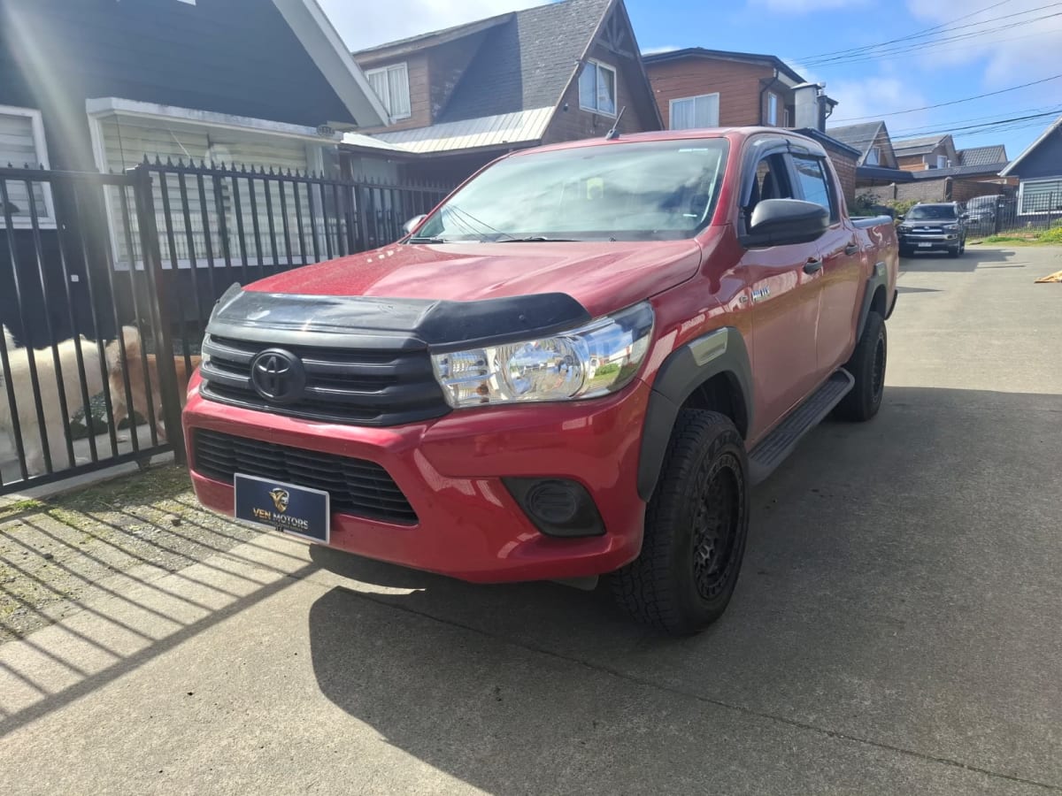 2021 Toyota Hilux Rojo - Miniatura 4