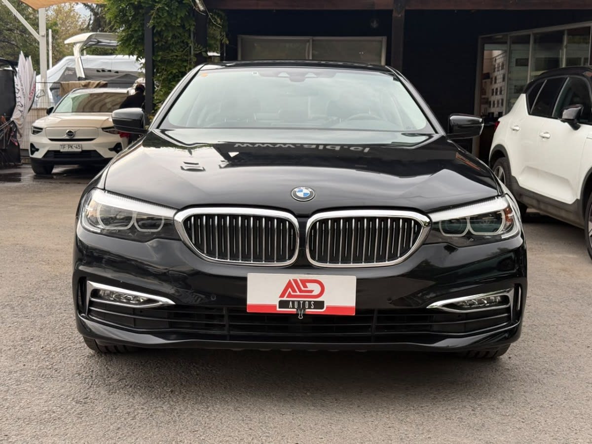 2018 BMW 530I LUXURY Negro - Miniatura 2