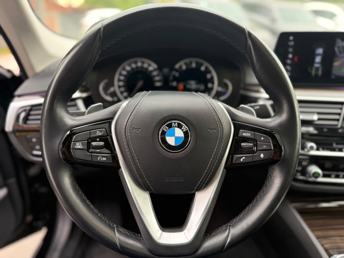 2018 BMW 530I LUXURY Negro - Miniatura 10