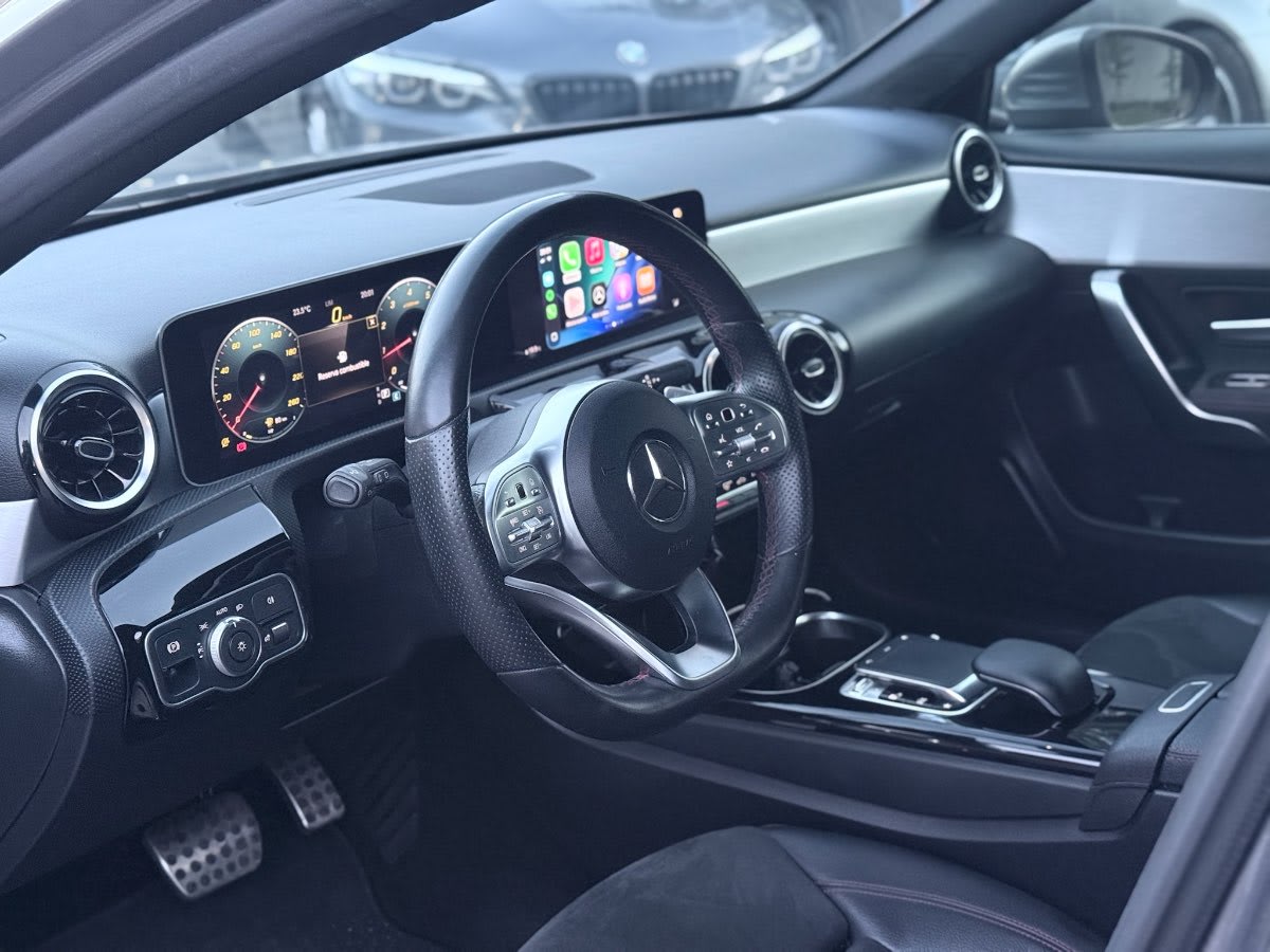 2019 Mercedes-Benz A200 Gris - Miniatura 10