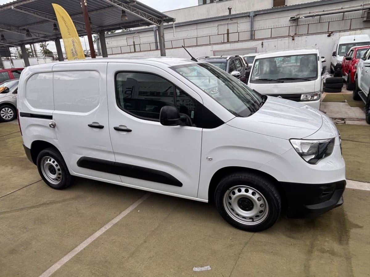 2023 Opel COMBO - Miniatura 5