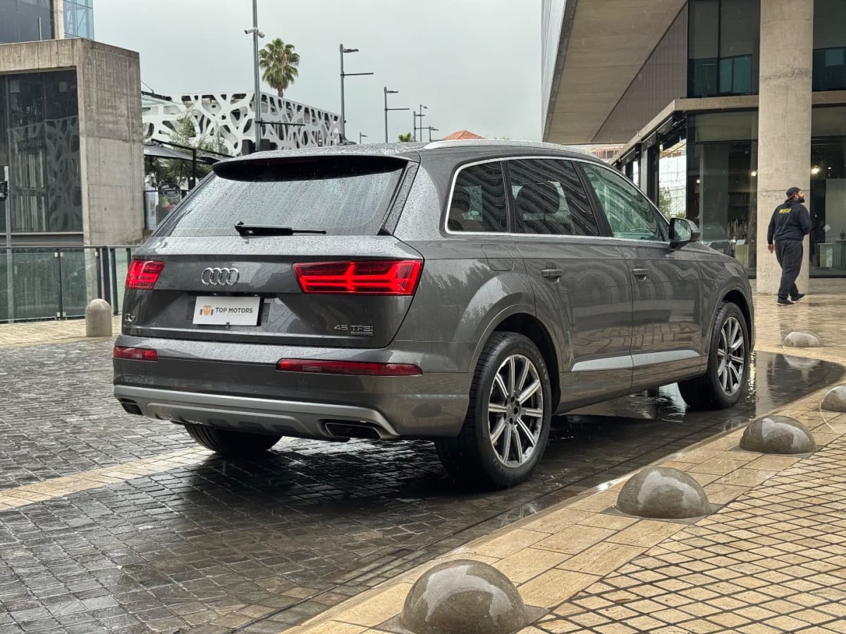 2020 Audi Q7 2.0 Gris - Miniatura 4