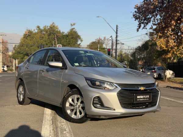 Chevrolet Onix Premier Plata