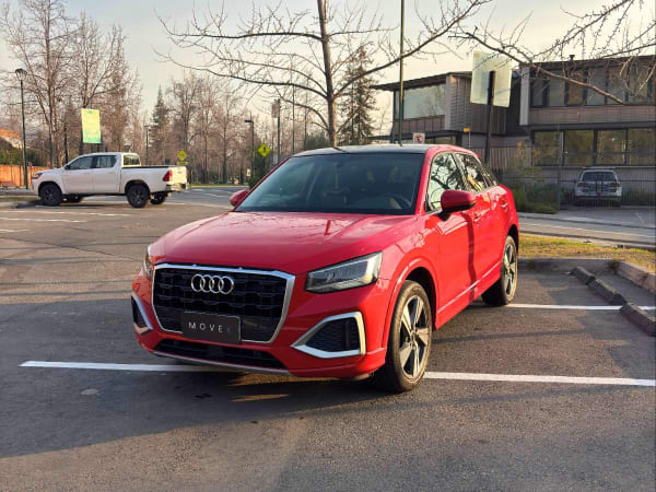 2022 Audi Q2 35 Rojo