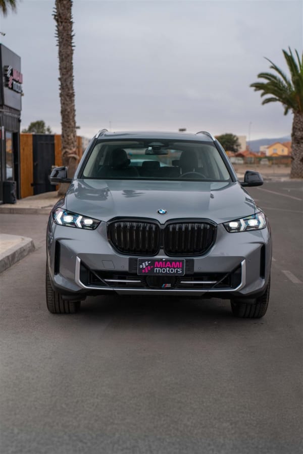 2026 BMW X5 Gris