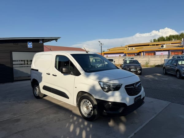 2022 Opel COMBO HDI L1 1.6 en venta - Maule