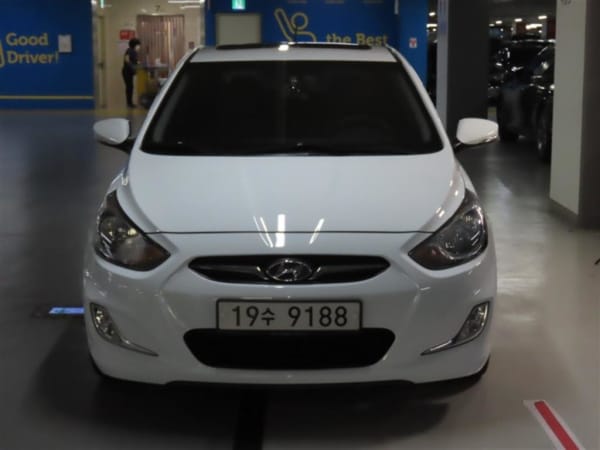 2012 Hyundai Accent en venta - importación a pedido