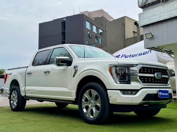 Ford F150 Platinum Blanco Metalico