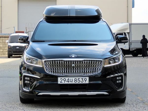 2020 Kia Carnival Gasoline Negro