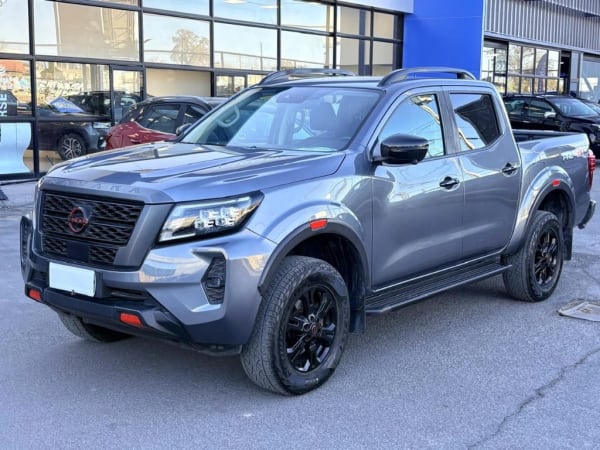 Nissan Navara 2.3D Gris