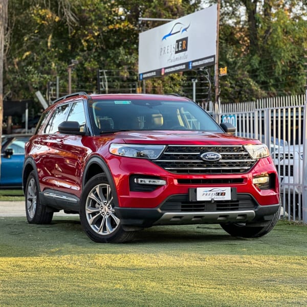 2025 Ford EXPLORER XLT Rojo