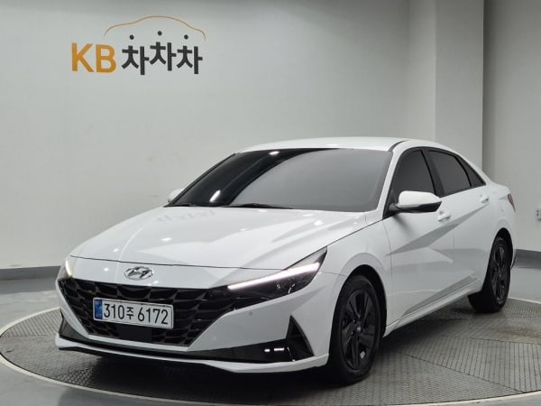 2023 Hyundai Avante (CN7) Blanco
