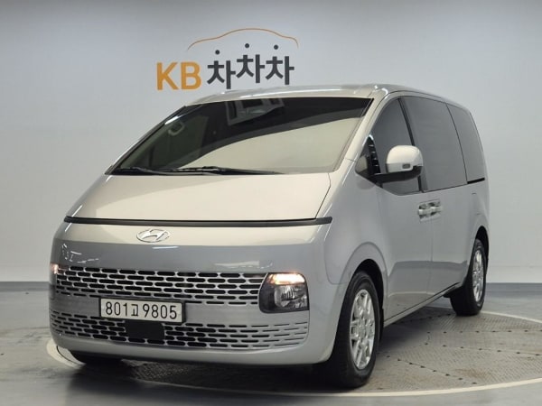 2022 Hyundai Staria 2WD Plata