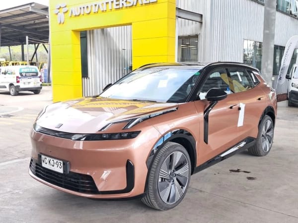 2027 LYNK&CO 08 HALO
