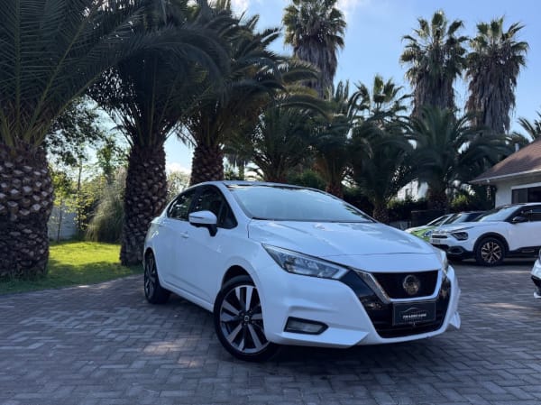 2020 Nissan Versa Exclusive Blanco