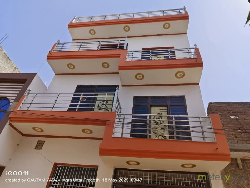 Agra rajpur chungi Durga nagar mai govardhan gardan ke pass Property main image