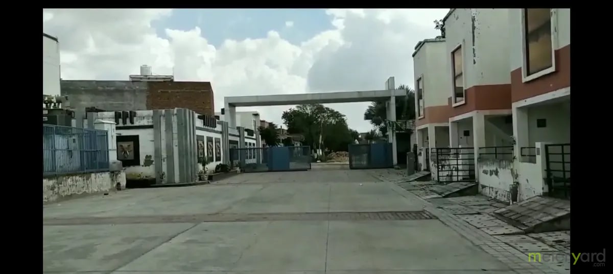 Property main image