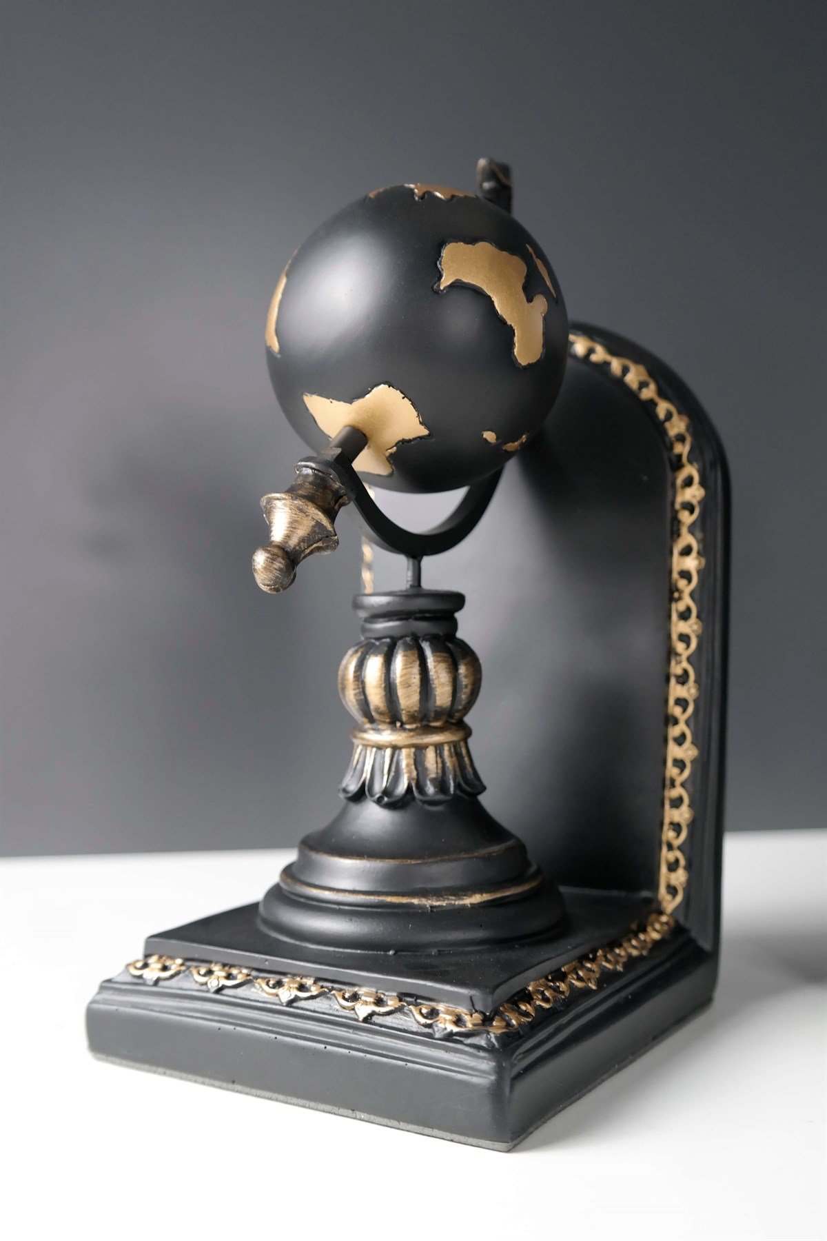 Rustic Globe Book Holders