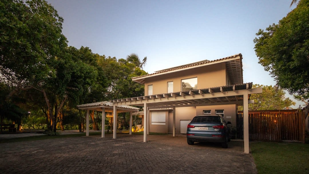 Carport oder Garage? Kosten im Vergleich (2026)