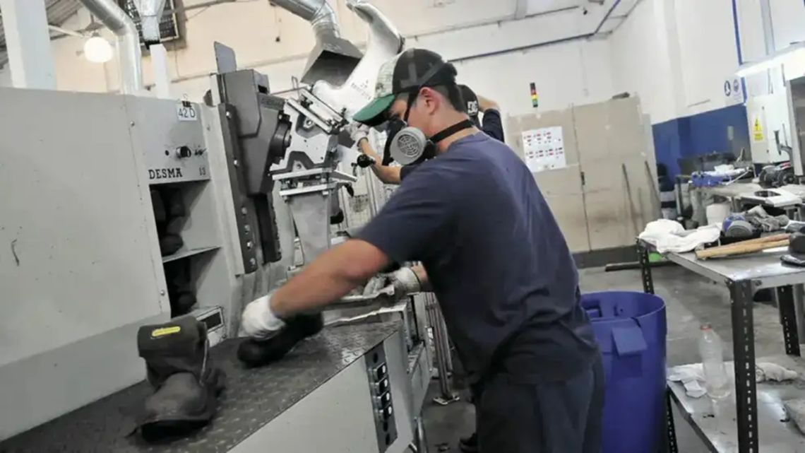 Aumenta la morosidad en créditos personales y afecta a familias y PyMEs en Argentina