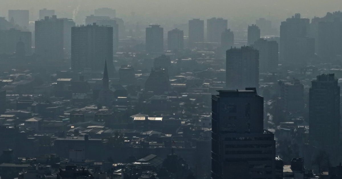 Autoridades declaran preemergencia ambiental en Santiago y refuerzan restricciones vehiculares por mala ventilación