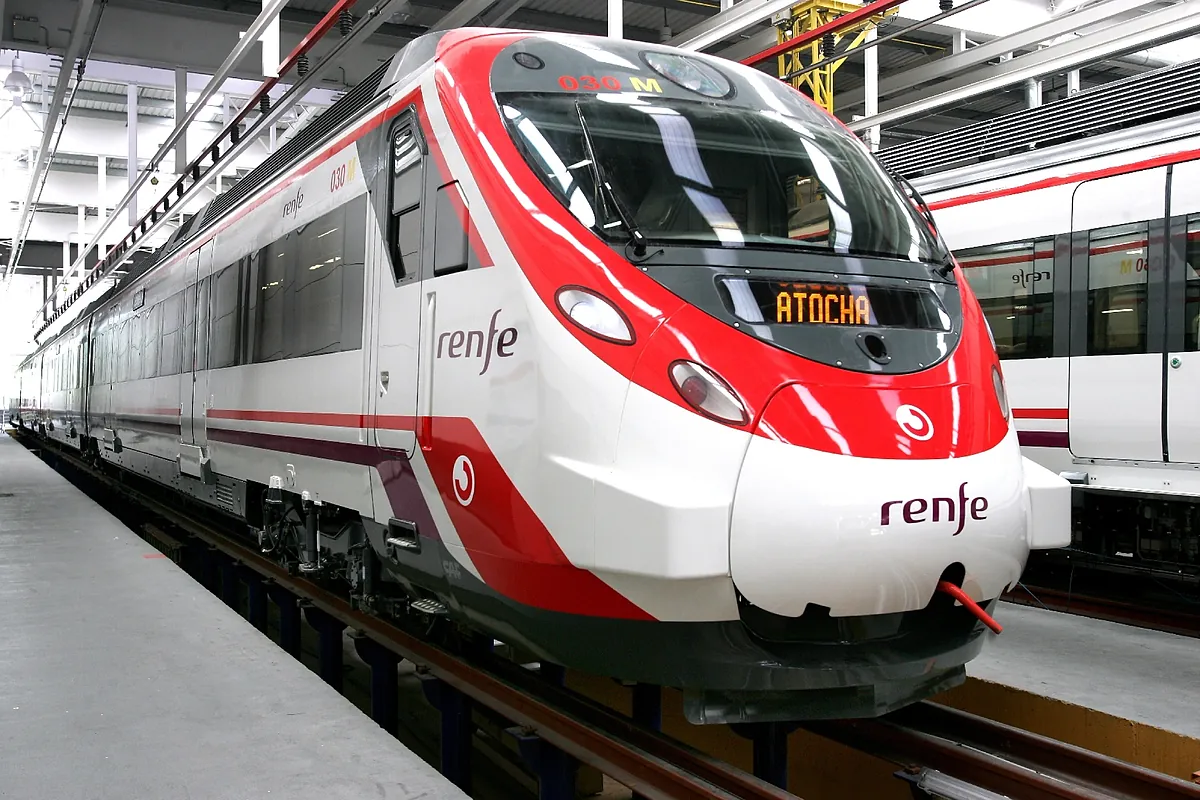 La CNMC recomienda liberalizar los servicios de Cercanías y Media Distancia para fomentar la competencia ferroviaria