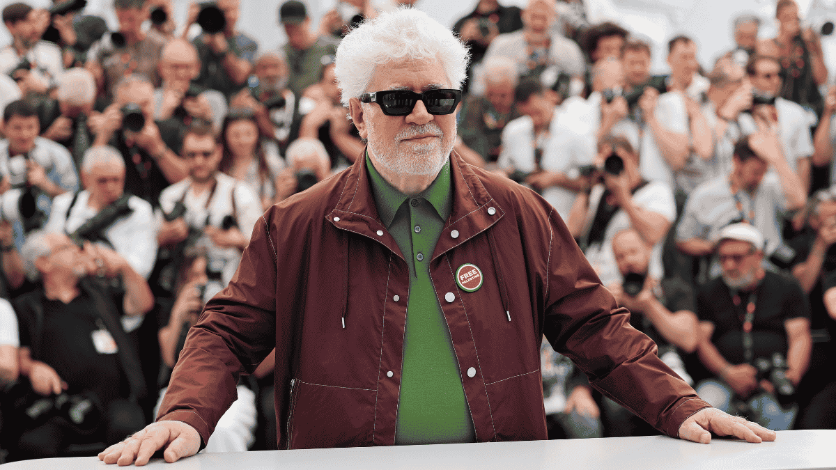 Pedro Almodóvar presenta 'Amarga Navidad' y recorre su cine más destacado